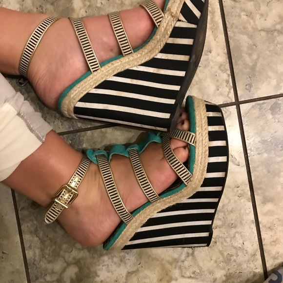 Jessica Simpson summer wedges - Picture 3 of 3